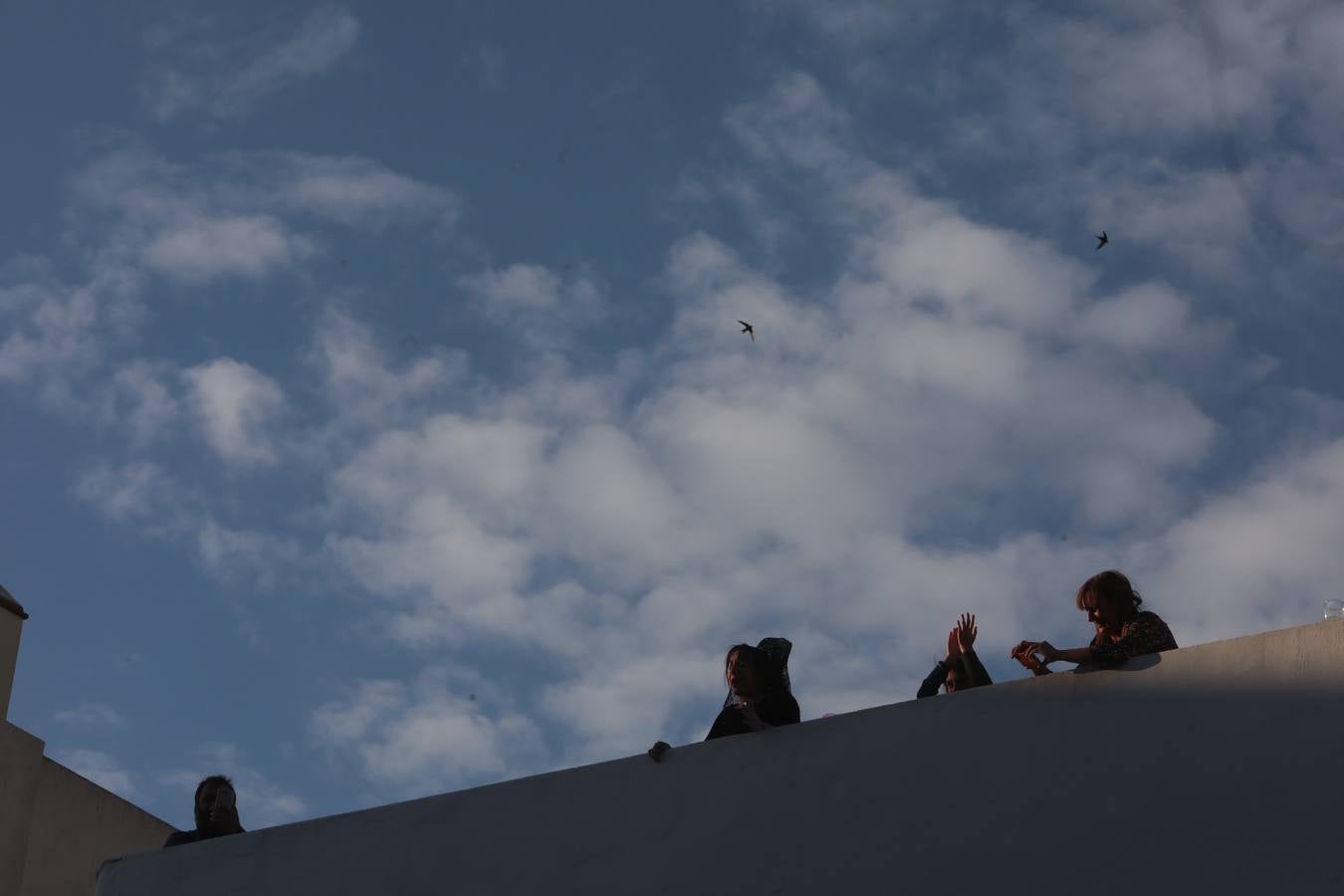 FOTOS: Cádiz, en silencio y vaciado este Jueves Santo