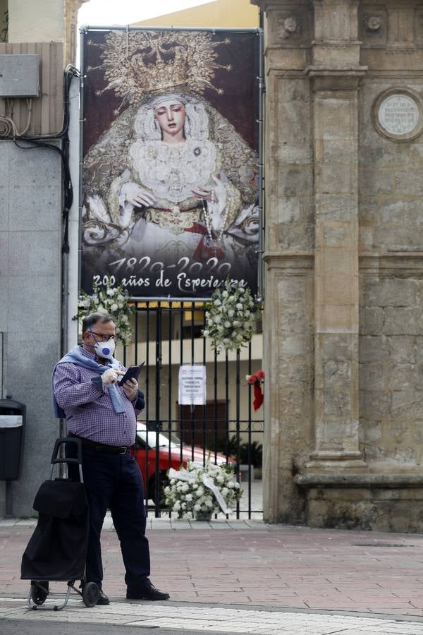 Imágenes de la Semana Santa de Sevilla de 2020: La Trinidad