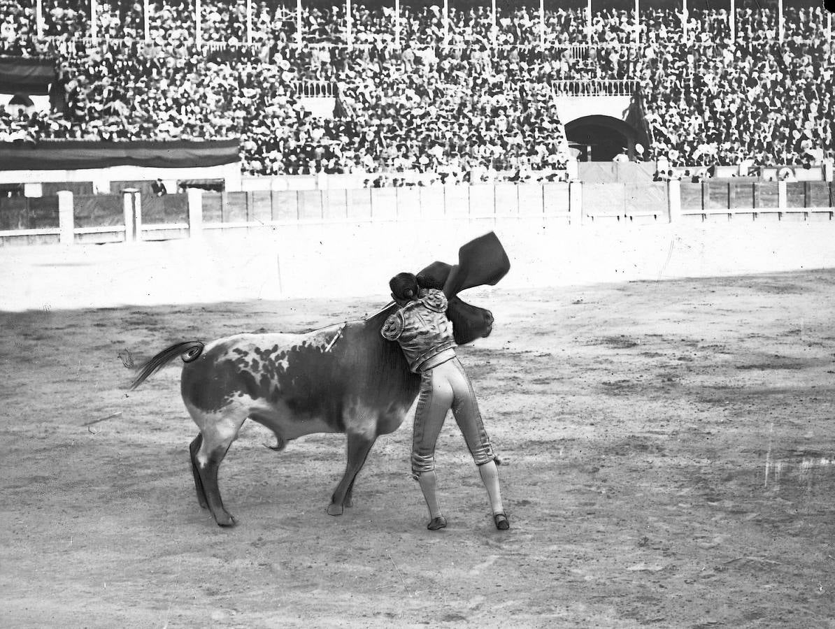 Joselito «El Gallo» entrando a matar