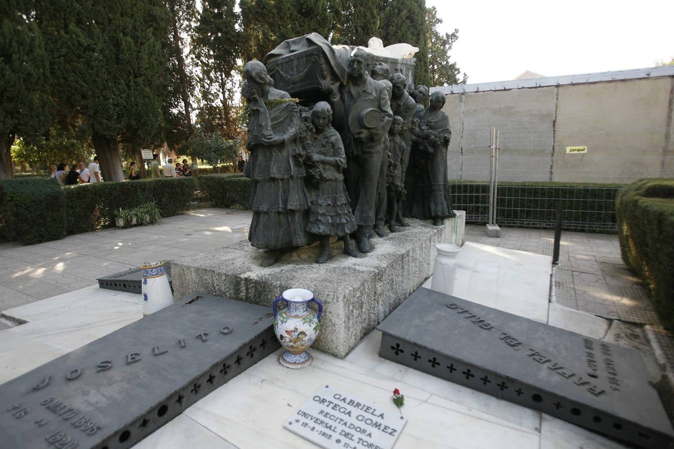 Monumento funerario de Joselito «El Gallo» en el cementerio de San Fernando de Sevilla