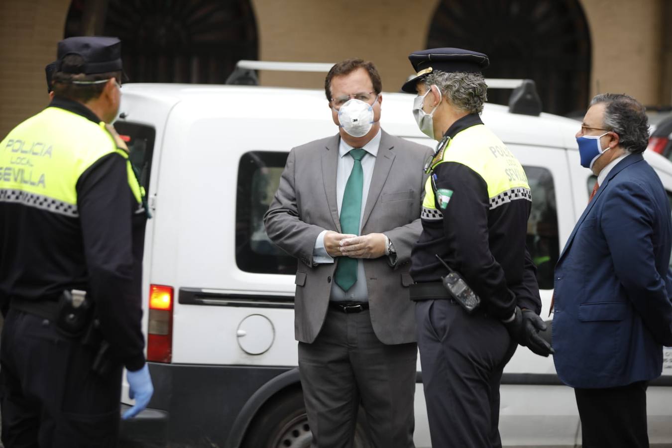 Así está siendo el reparto de mascarillas en Sevilla para combatir el coronavirus