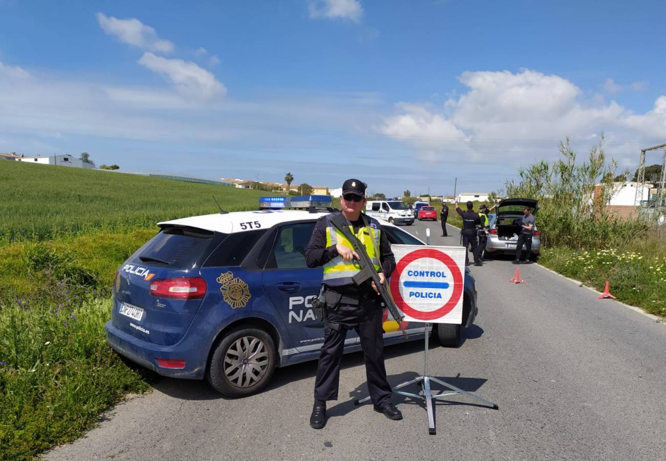 FOTOS: Controles de movilidad de la Policía Nacional en Sanlúcar