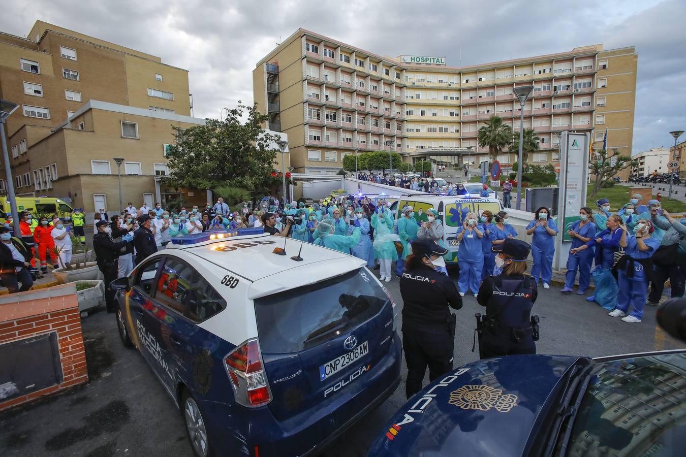 Aplausos al esfuerzo en el Hospital Virgen del Rocío