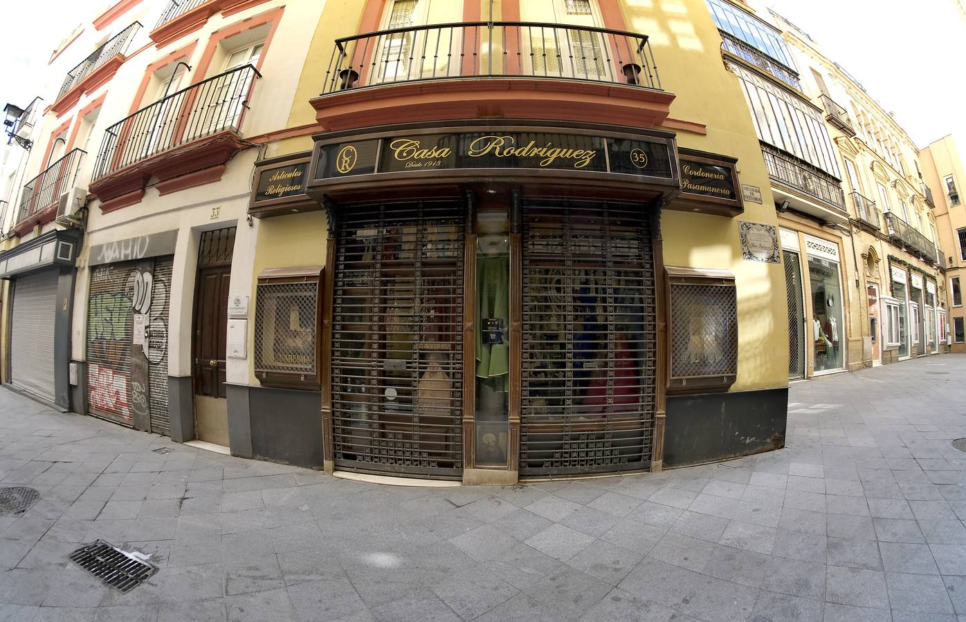 Coronavirus en Sevilla: bares y comercios tradicionales cerrados por el confinamiento