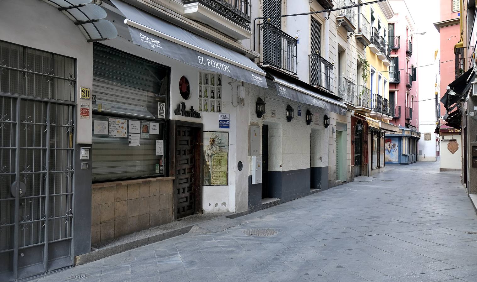 Coronavirus en Sevilla: bares y comercios tradicionales cerrados por el confinamiento