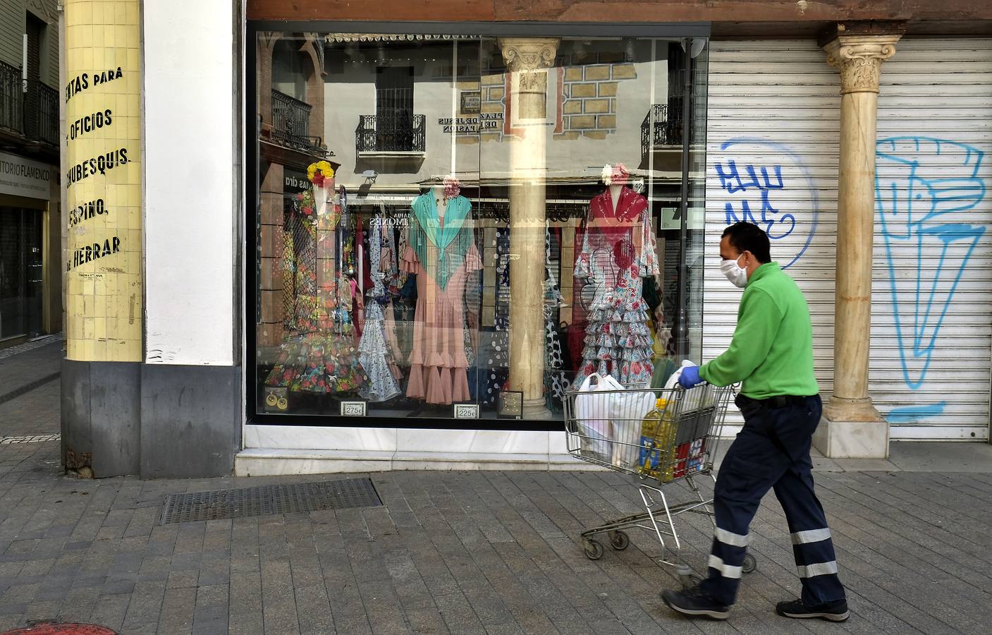 Coronavirus en Sevilla: bares y comercios tradicionales cerrados por el confinamiento