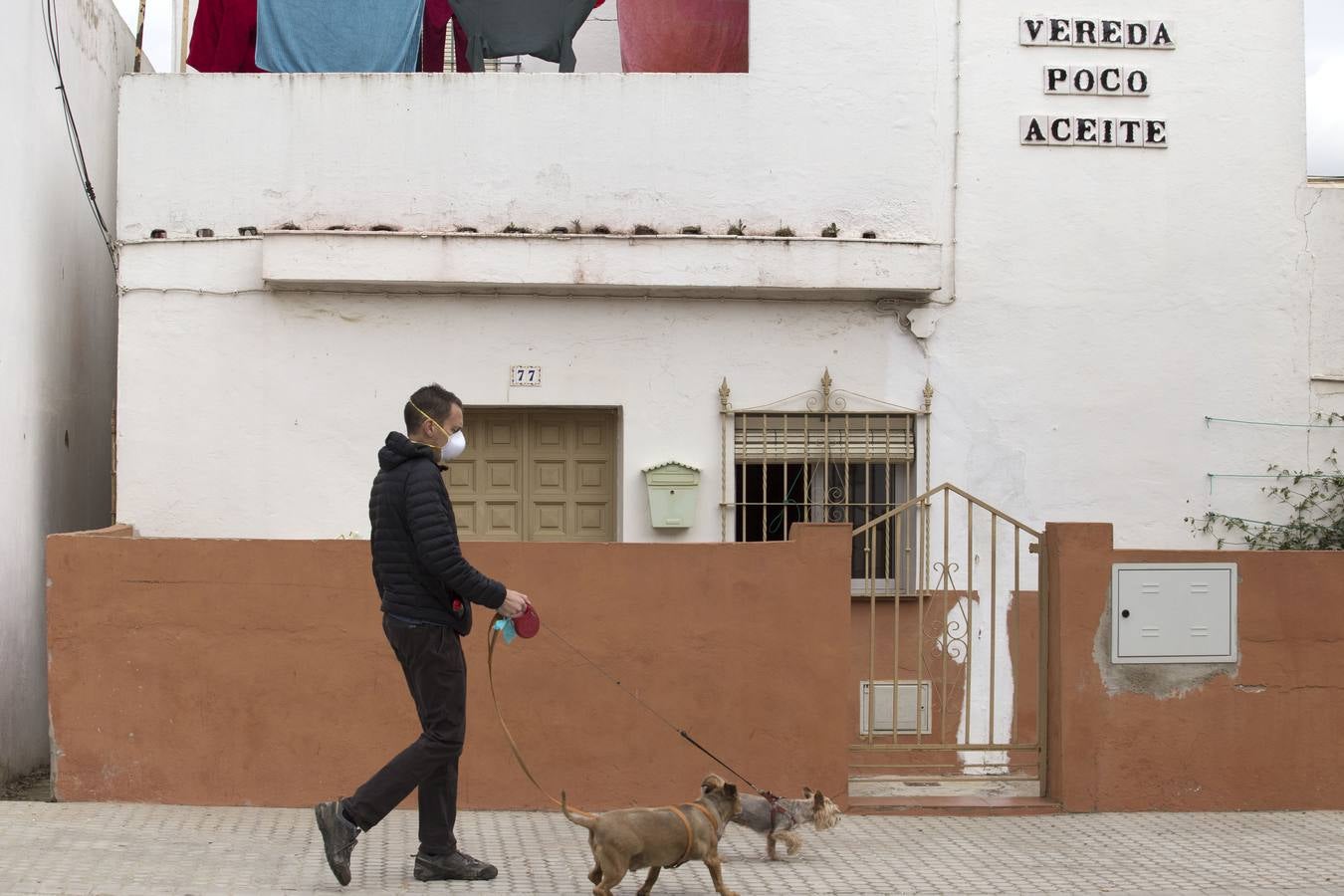 Coronavirus en Sevilla: así se vive en Valdezorras el confinamiento