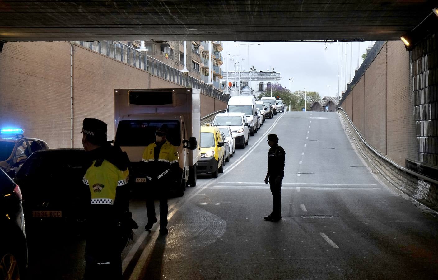 Coronavirus en Sevilla: la Policía Local intercepta un vehículo con ocho ocupantes y sin ITV