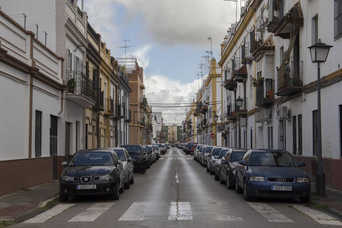 Coronavirus en Sevilla: un día del estado de alarma en la barriada del Retiro Obrero