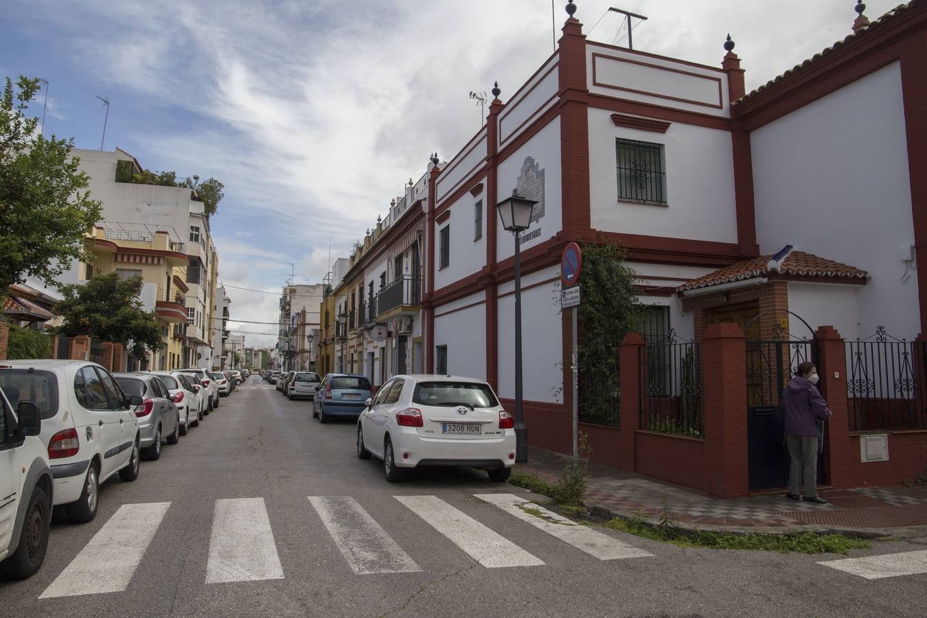 Coronavirus en Sevilla: un día del estado de alarma en la barriada del Retiro Obrero