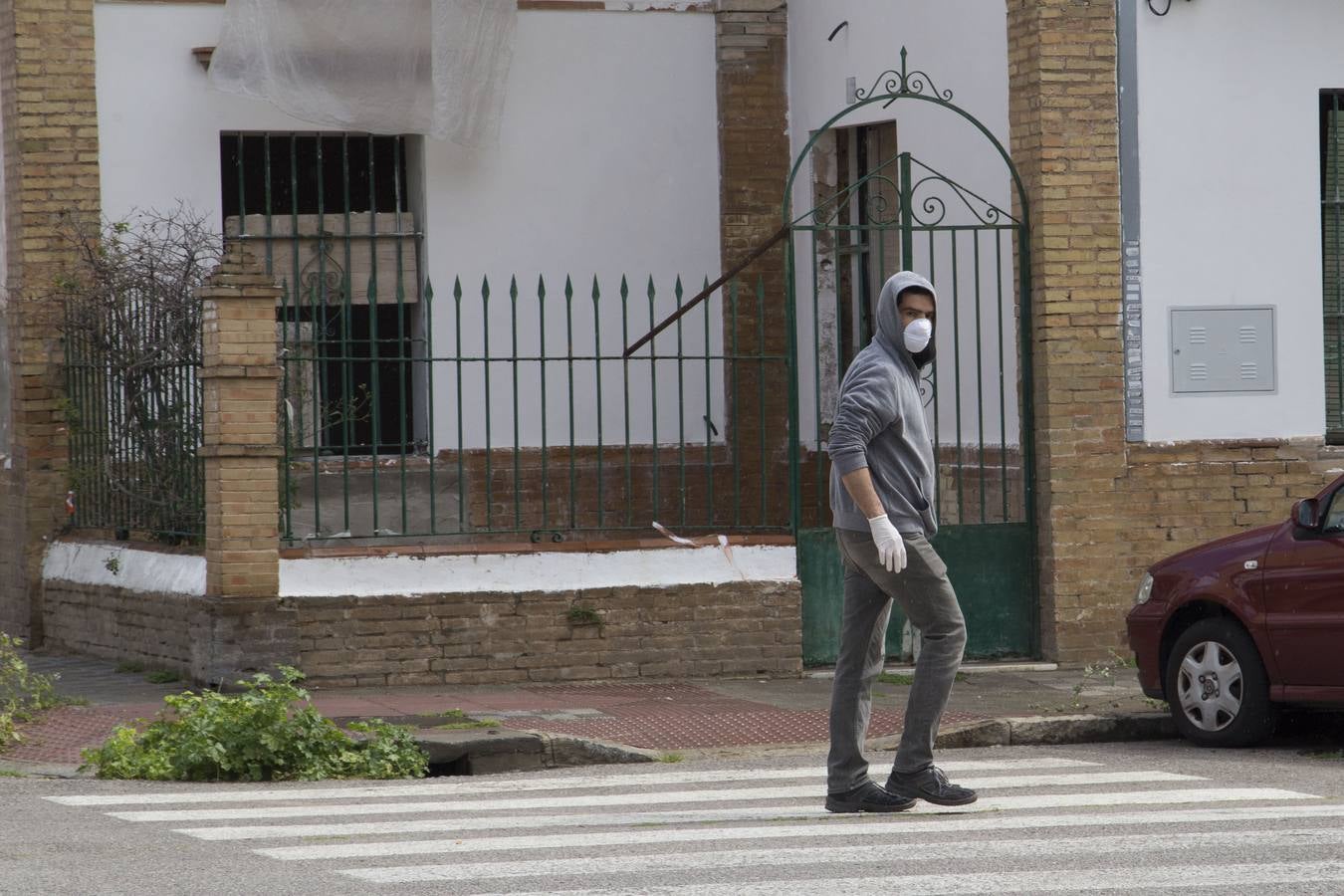 Coronavirus en Sevilla: un día del estado de alarma en la barriada del Retiro Obrero