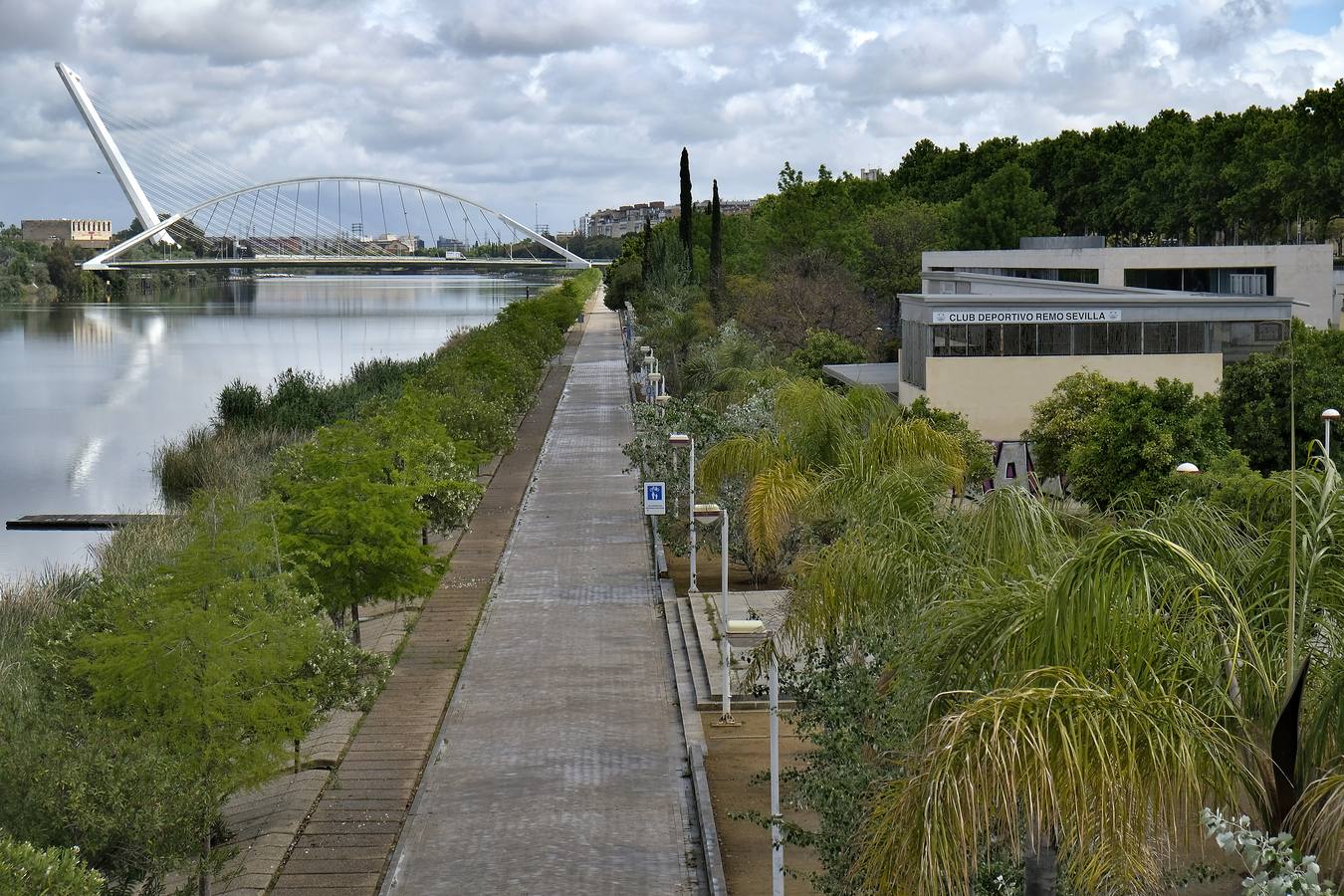 Coronavirus en Sevilla: las zonas deportivas continúan desiertas