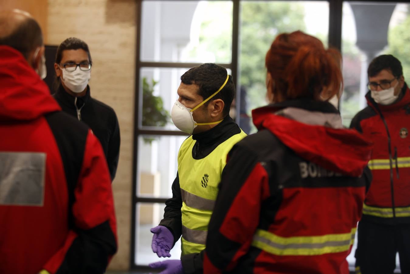 La UME imparte formación sobre prevención y control de coronavirus a los bomberos de Dos Hermanas