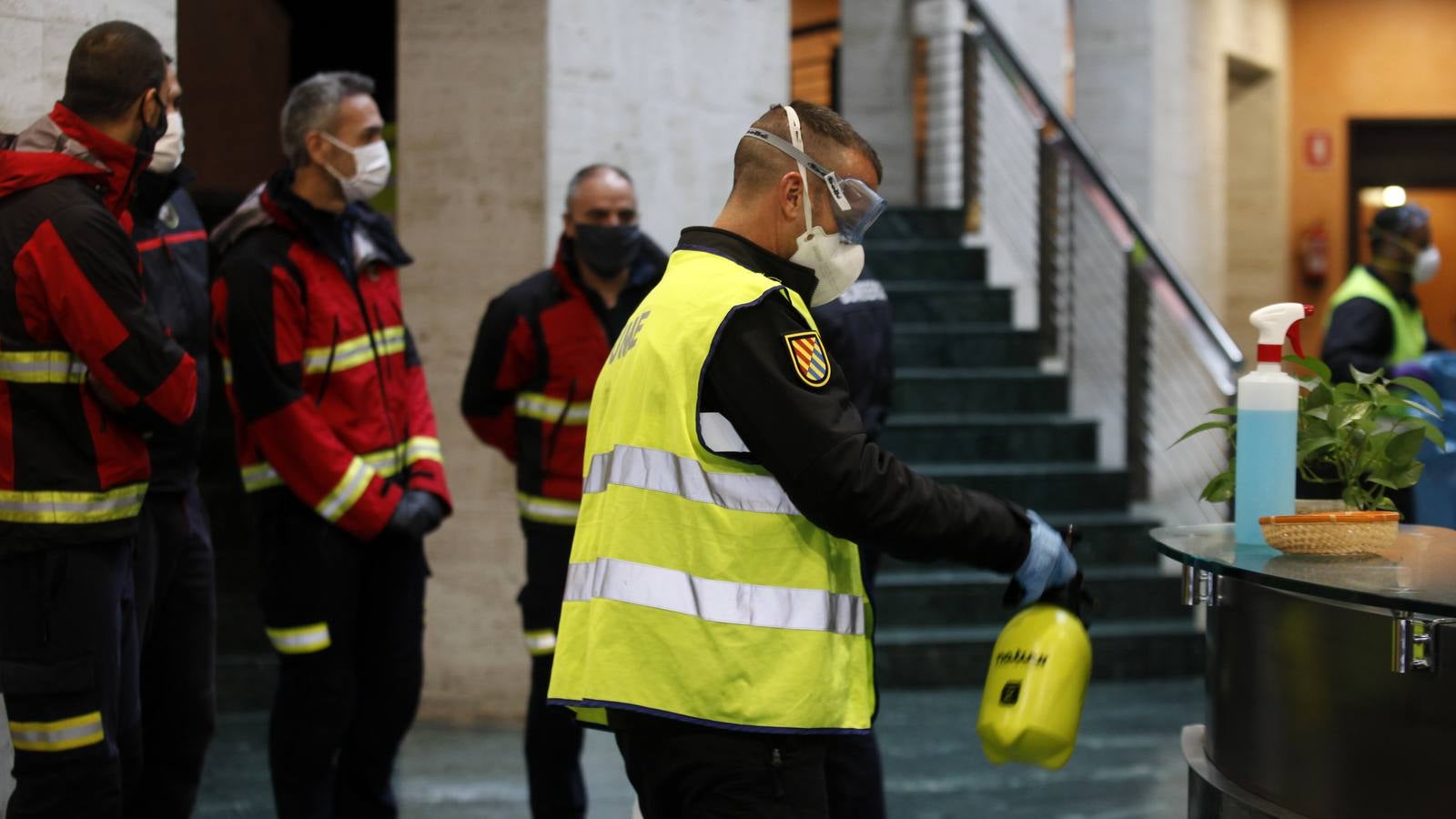 La UME imparte formación sobre prevención y control de coronavirus a los bomberos de Dos Hermanas