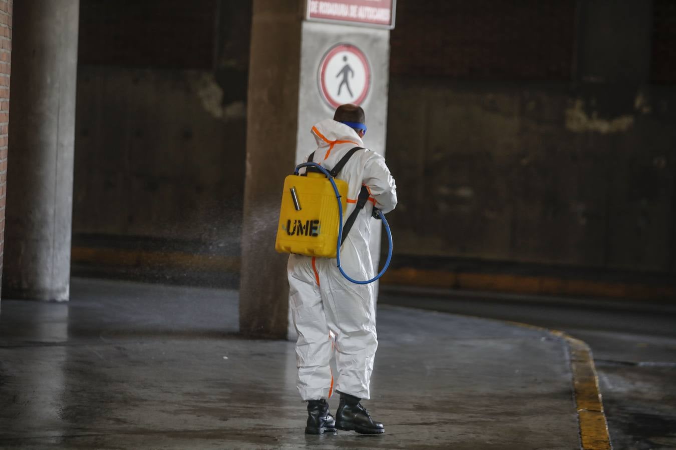 Crisis del coronavirus: Desinfección de la Plaza de Armas a cargo de la UME