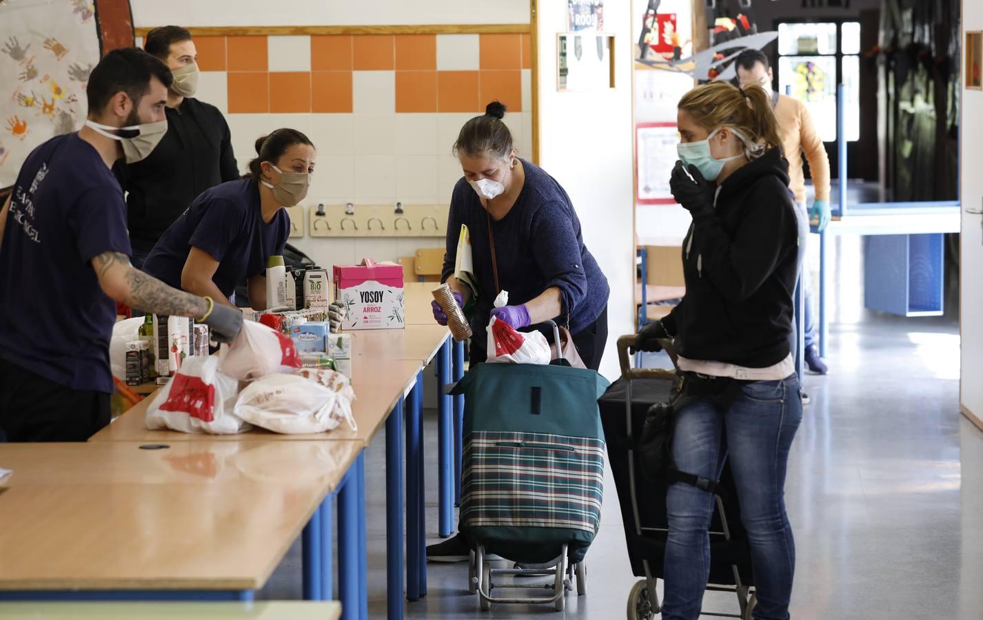 El reparto de comida de &quot;Todos por Córdoba&quot;, en imágenes