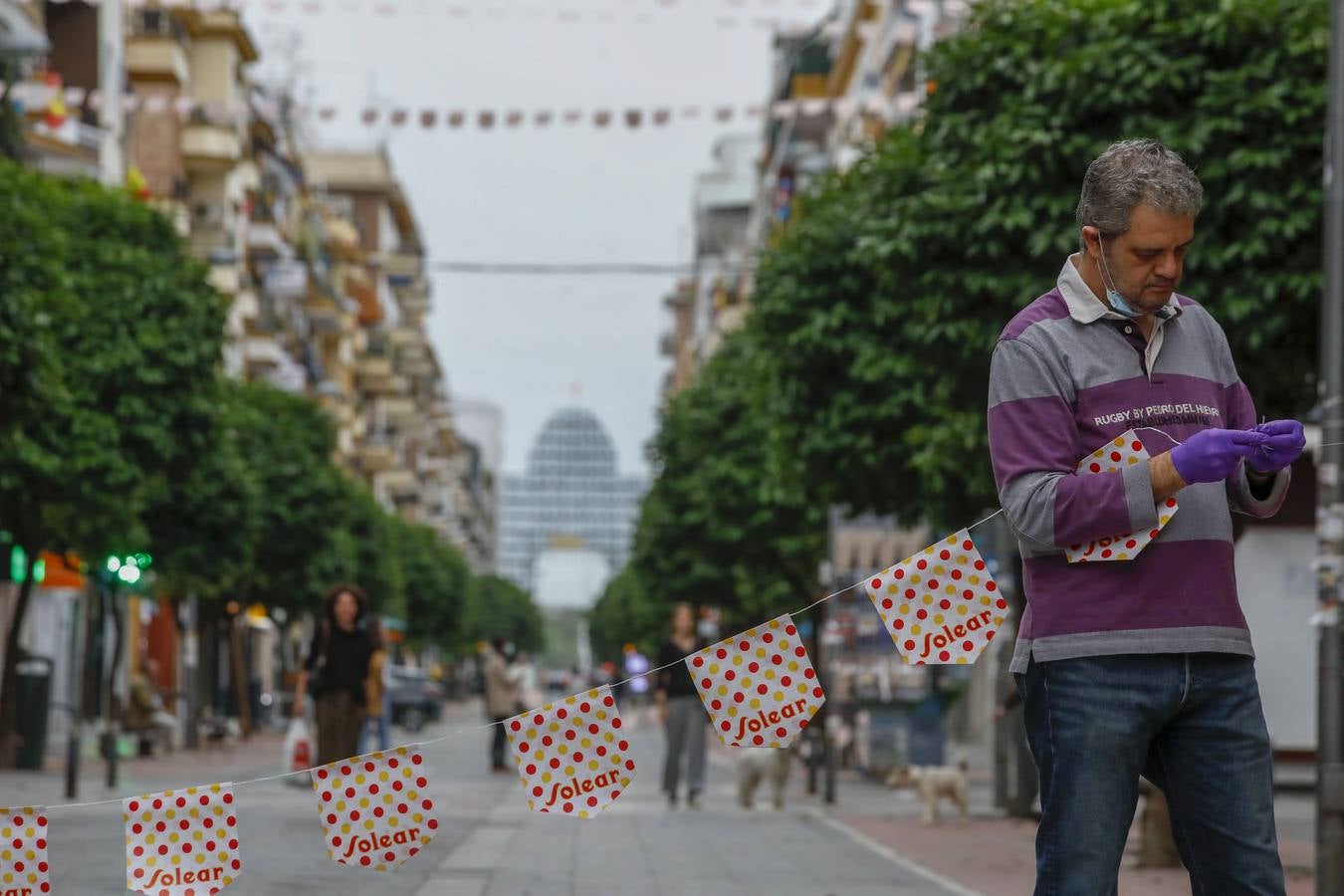 Efectos del coronavirus en Sevilla: la Feria de Abril en los balcones