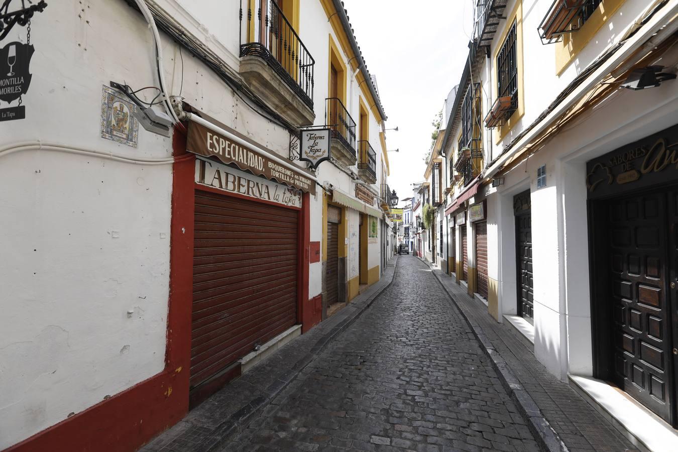 La «pandemia» de bares y restaurantes cerrados de Córdoba, en imágenes