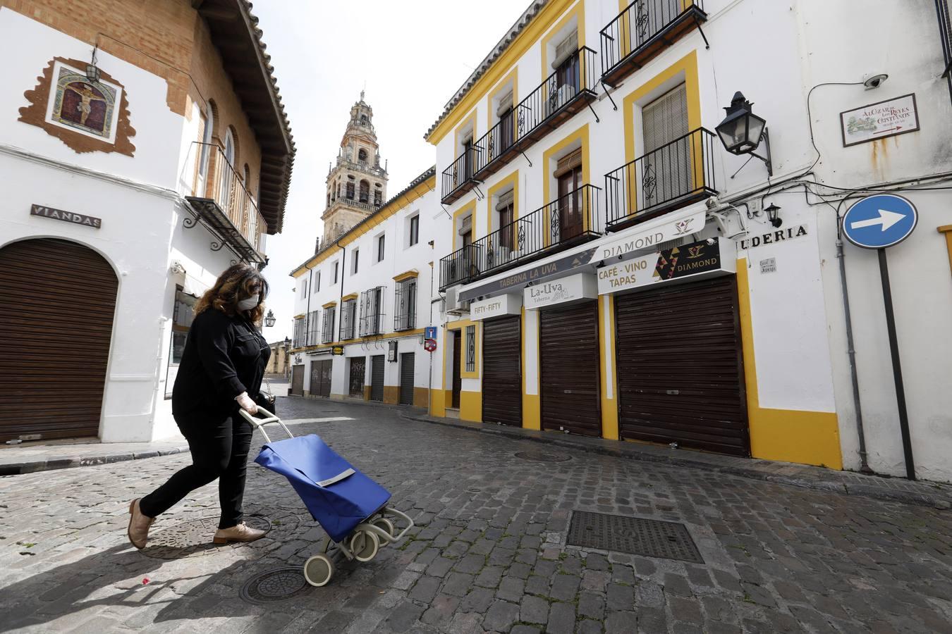 La «pandemia» de bares y restaurantes cerrados de Córdoba, en imágenes