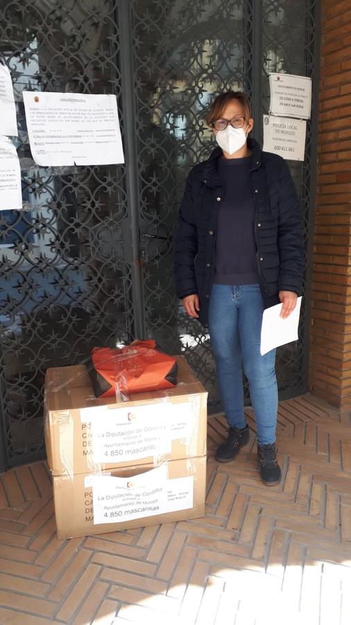 El reparto de mascarillas de la Diputación de Córdoba en los pueblos, en imágenes