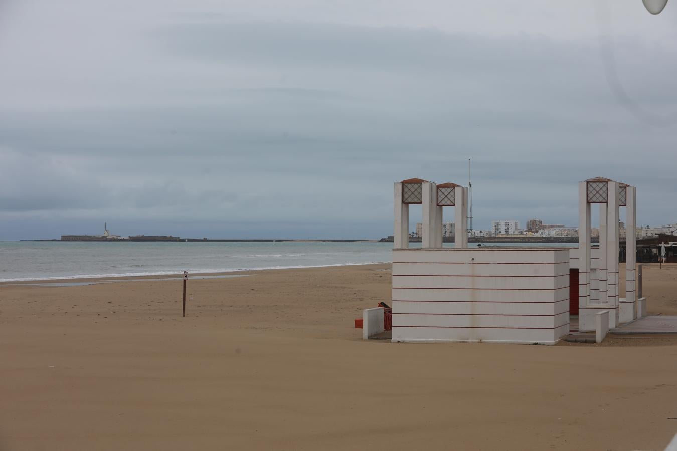 FOTOS: Así están las playas y los parques de Cádiz a unas horas de su reapertura