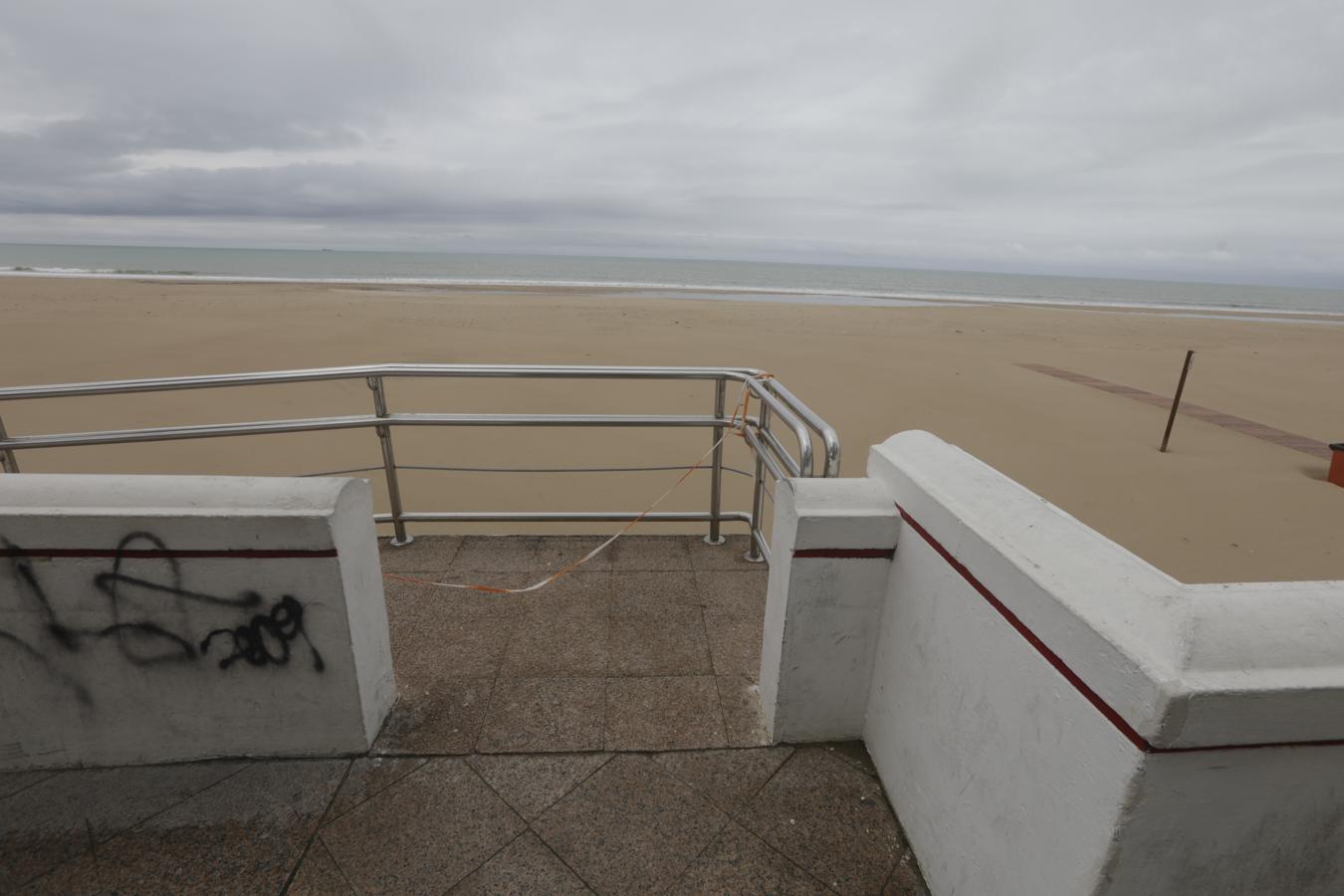 FOTOS: Así están las playas y los parques de Cádiz a unas horas de su reapertura