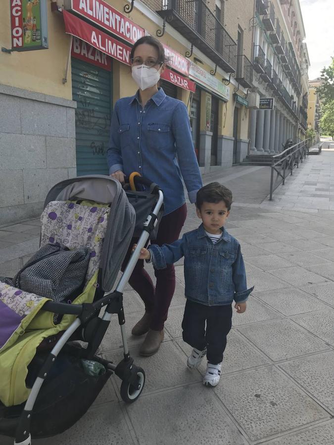 El pequeño Darío, en la avenida de la Reconquista. 