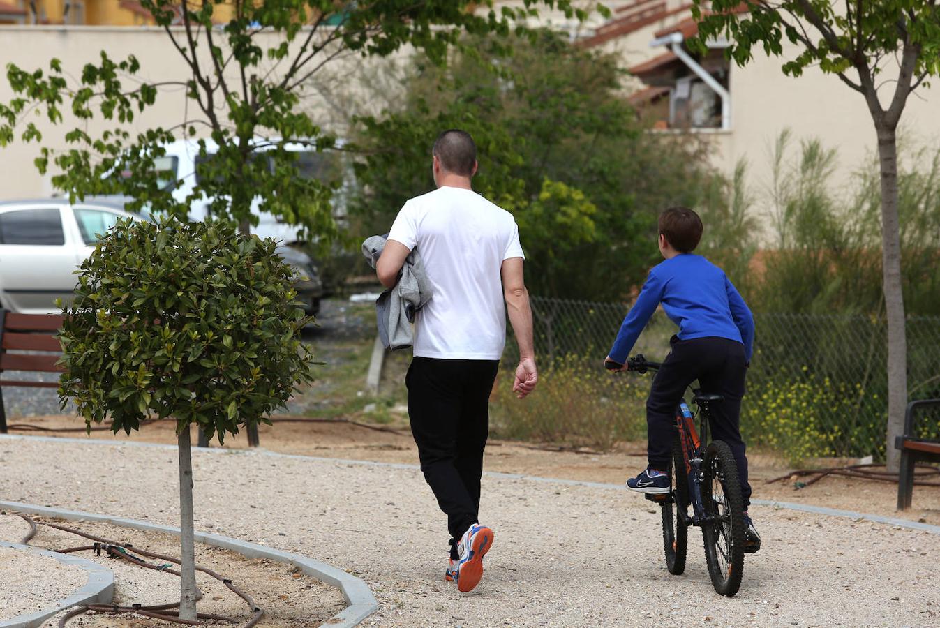 En imágenes: los niños toledanos disfrutan de la calle