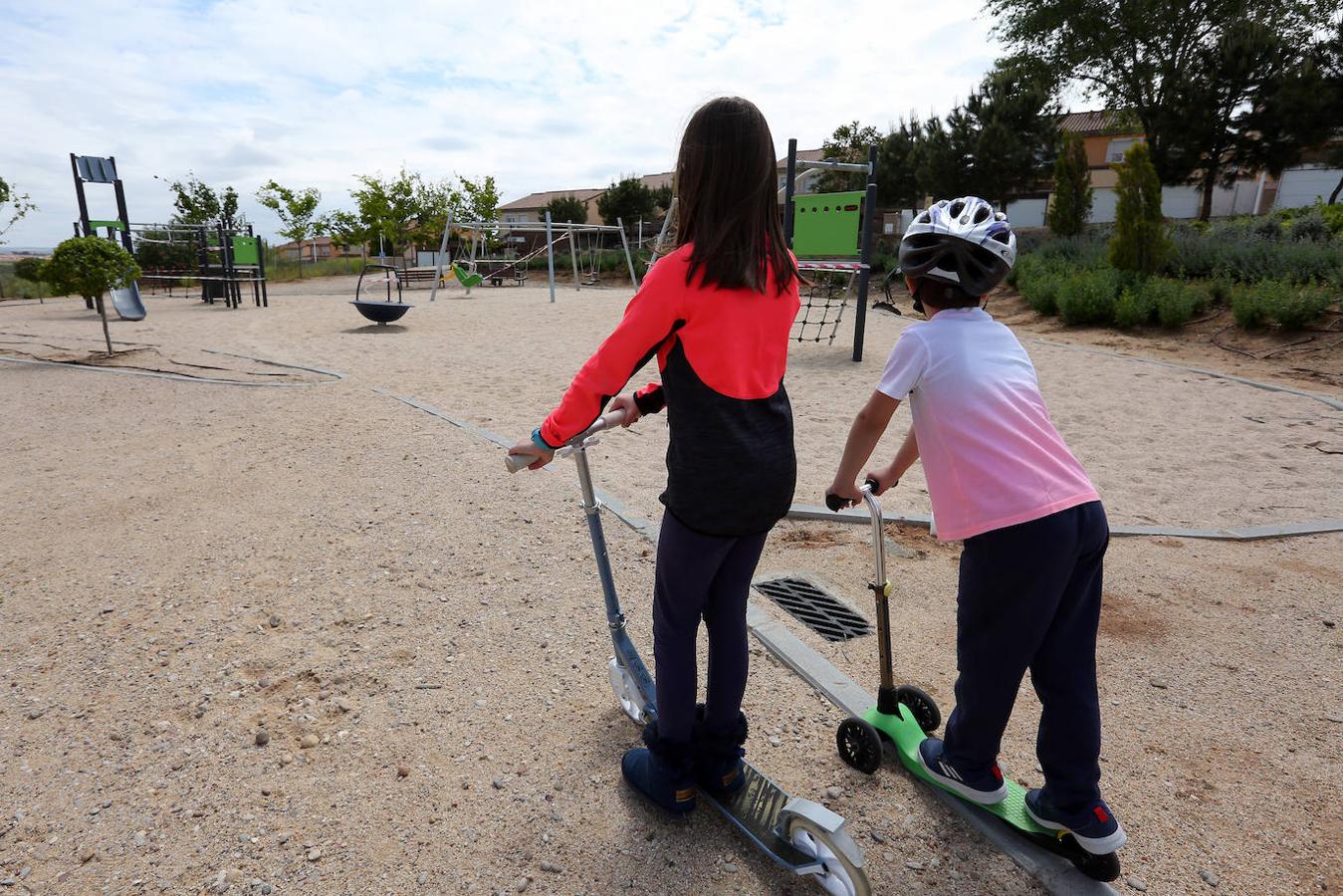 En imágenes: los niños toledanos disfrutan de la calle