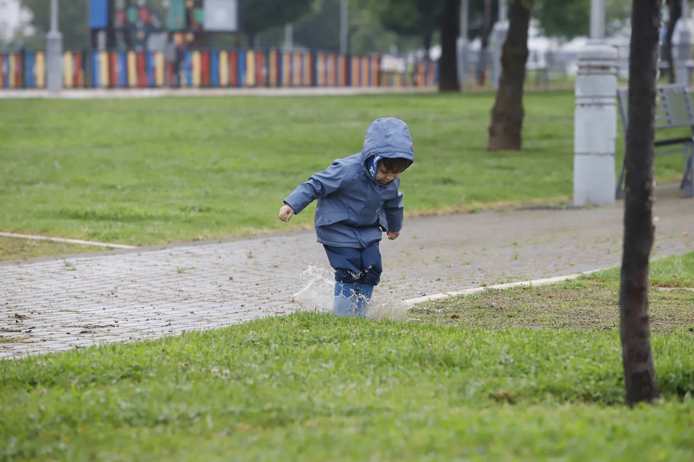 En imágenes, la primera salida de los niños a la calle en Córdoba (I)