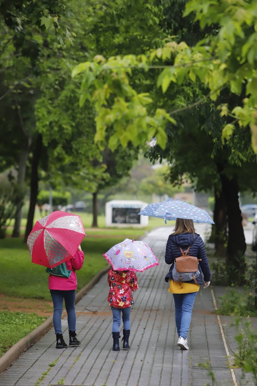 En imágenes, la primera salida de los niños a la calle en Córdoba (I)