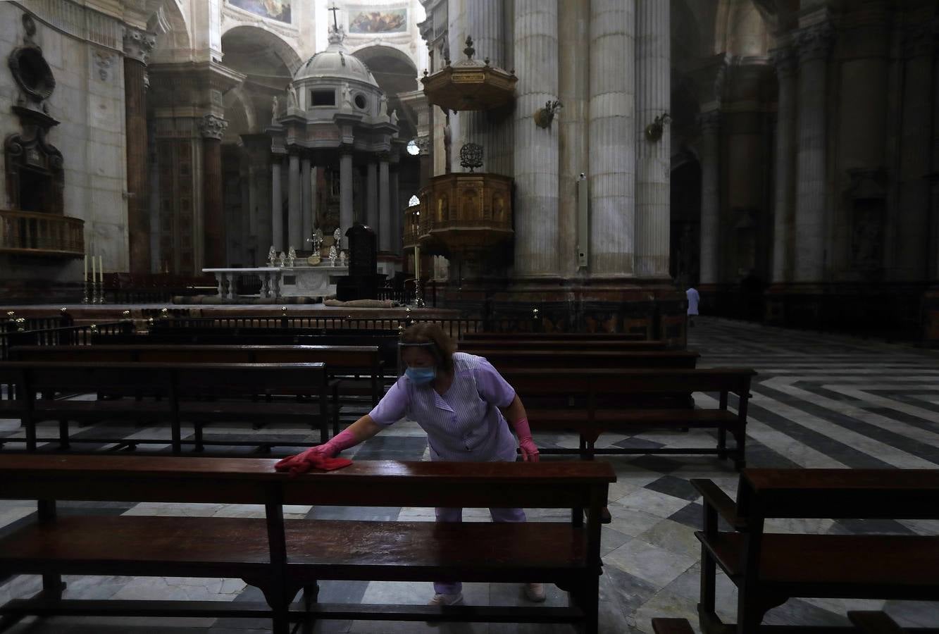 La Catedral de Cádiz sigue las recomendaciones de limpieza ante el coronavirus