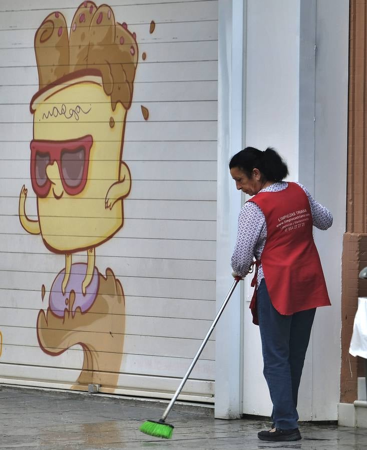 Desolación en las calles comerciales de Sevilla a la espera de la vuelta de actividad