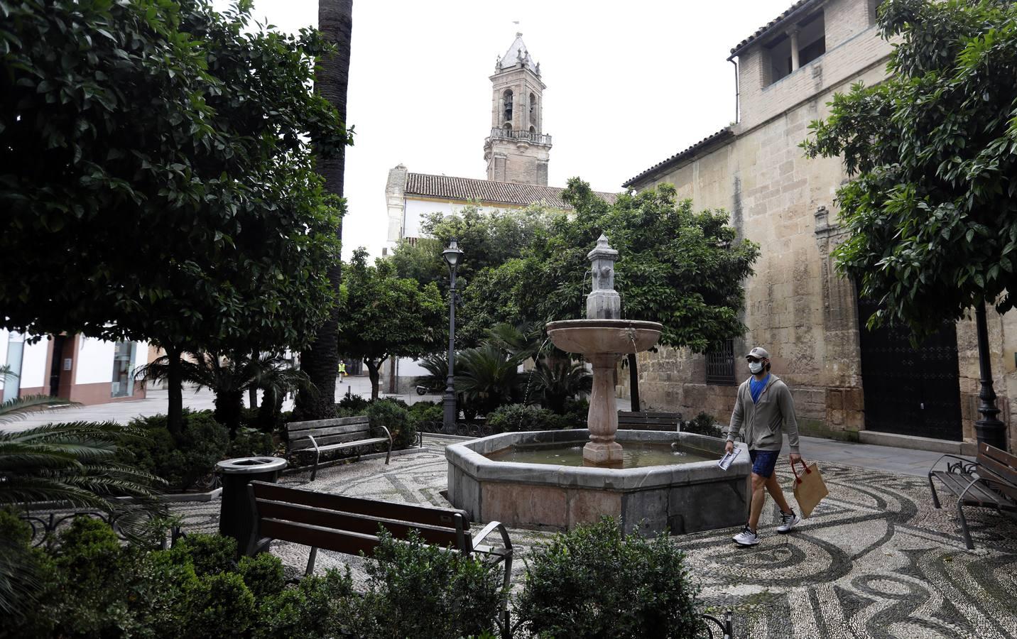 Las de Cruces de Córdoba huérfanas en el Mayo festivo, en imágenes