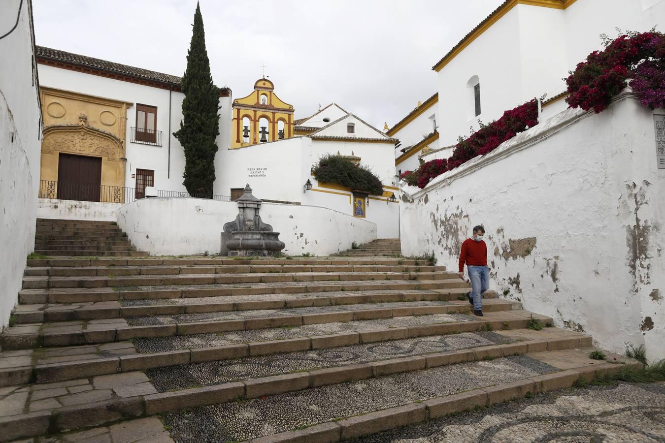 Las de Cruces de Córdoba huérfanas en el Mayo festivo, en imágenes