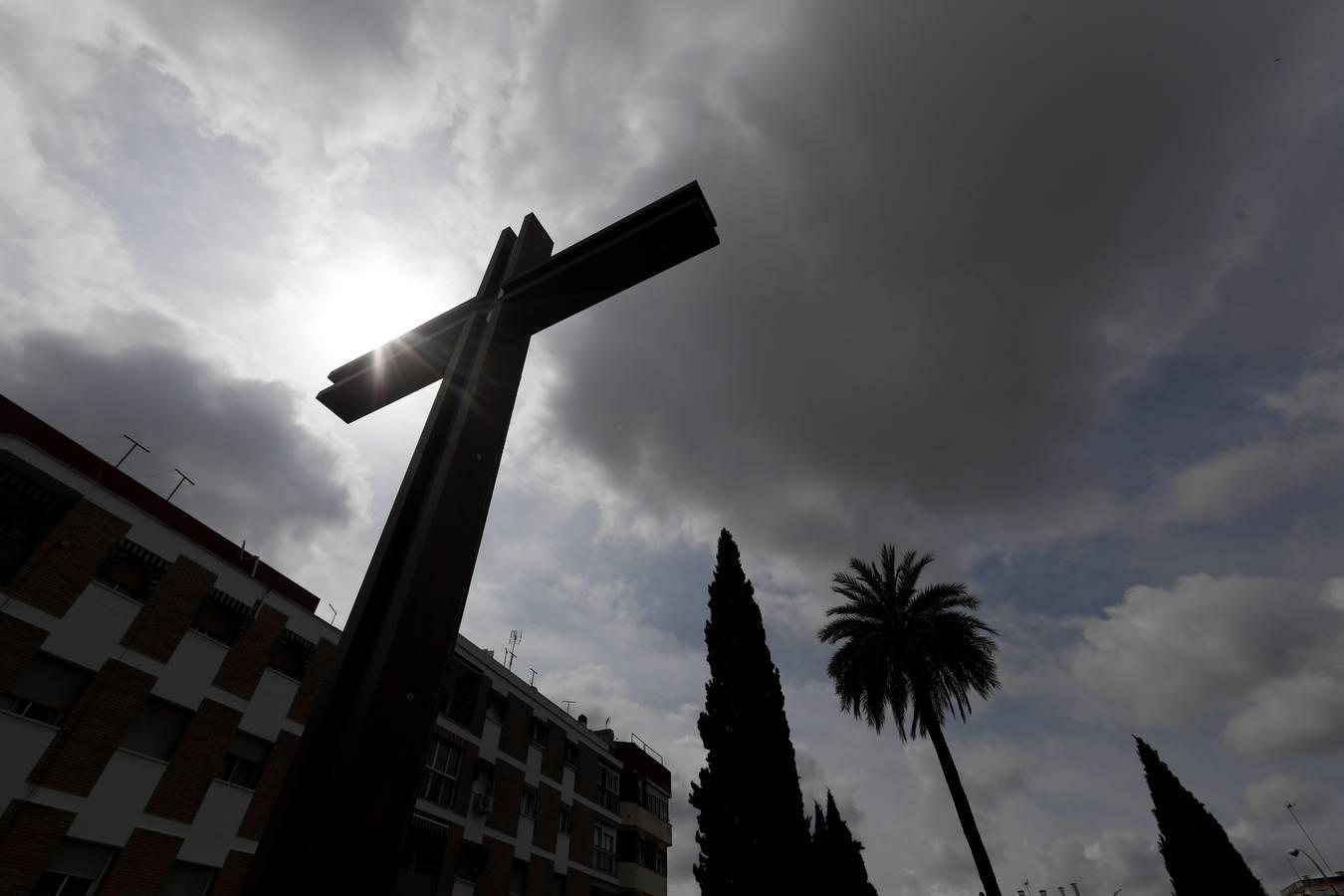 Las de Cruces de Córdoba huérfanas en el Mayo festivo, en imágenes