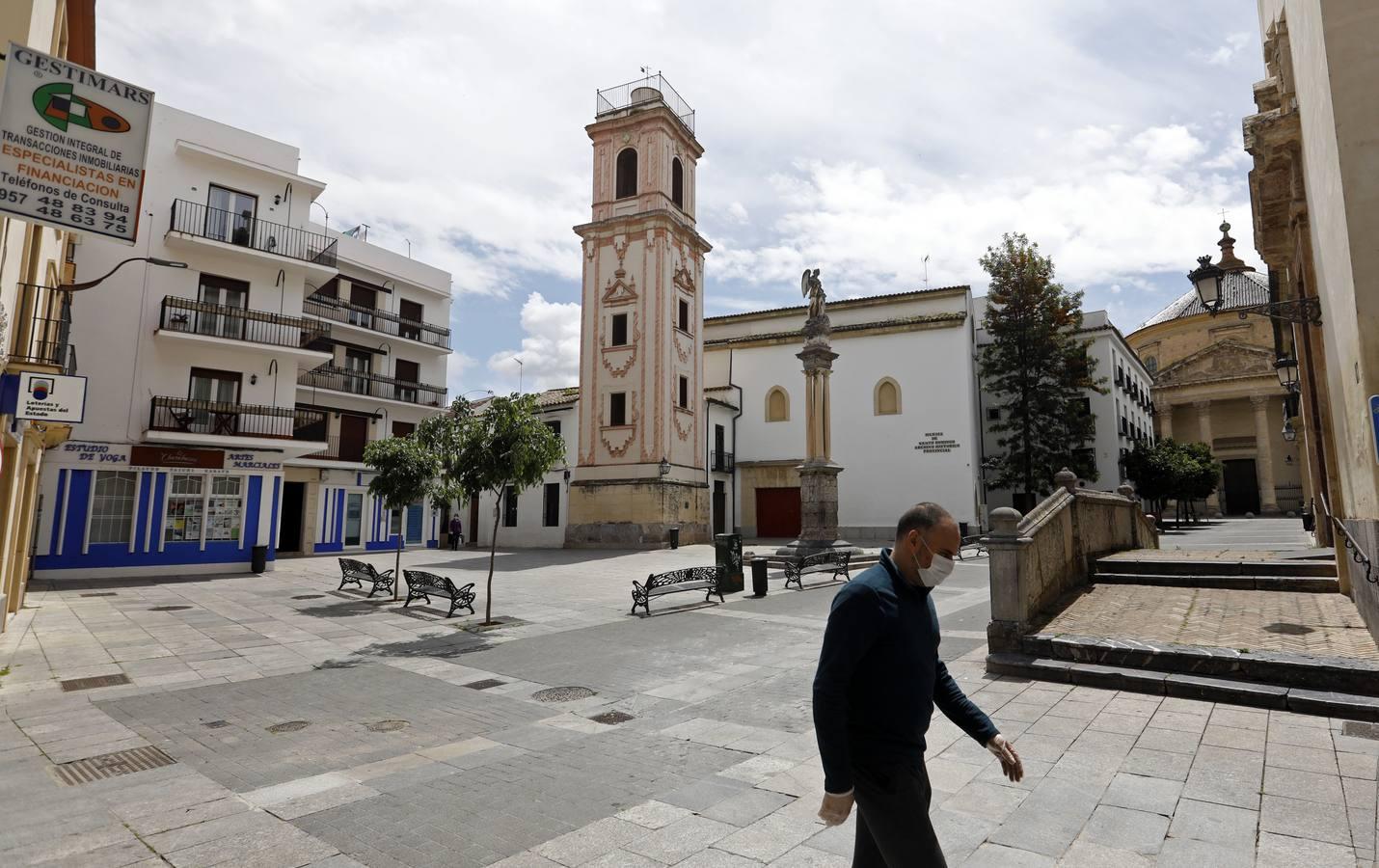 Las de Cruces de Córdoba huérfanas en el Mayo festivo, en imágenes