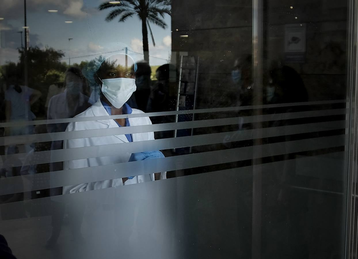 Sentido homenaje al médico fallecido en el Hospital Vithas Sevilla por coronavirus