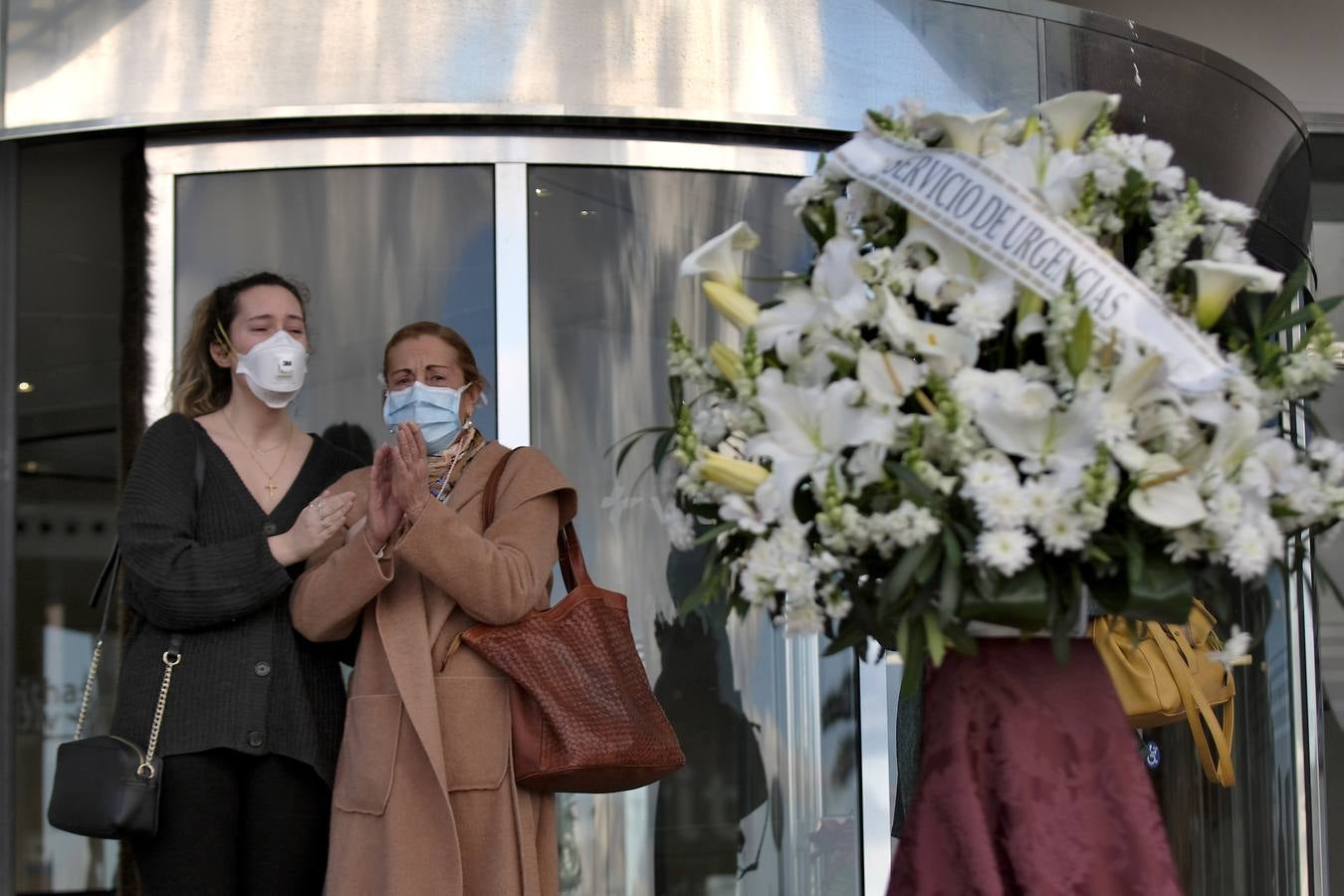 Sentido homenaje al médico fallecido en el Hospital Vithas Sevilla por coronavirus