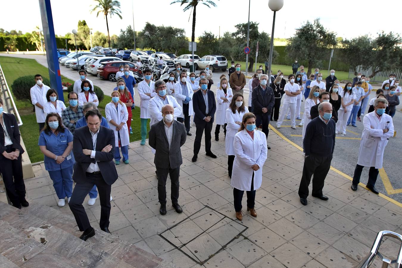 Sentido homenaje al médico fallecido en el Hospital Vithas Sevilla por coronavirus