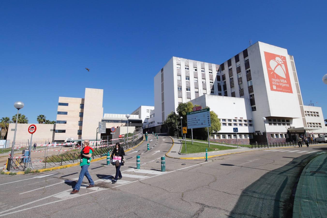 La tensa calma del Hospital Reina Sofía de Córdoba