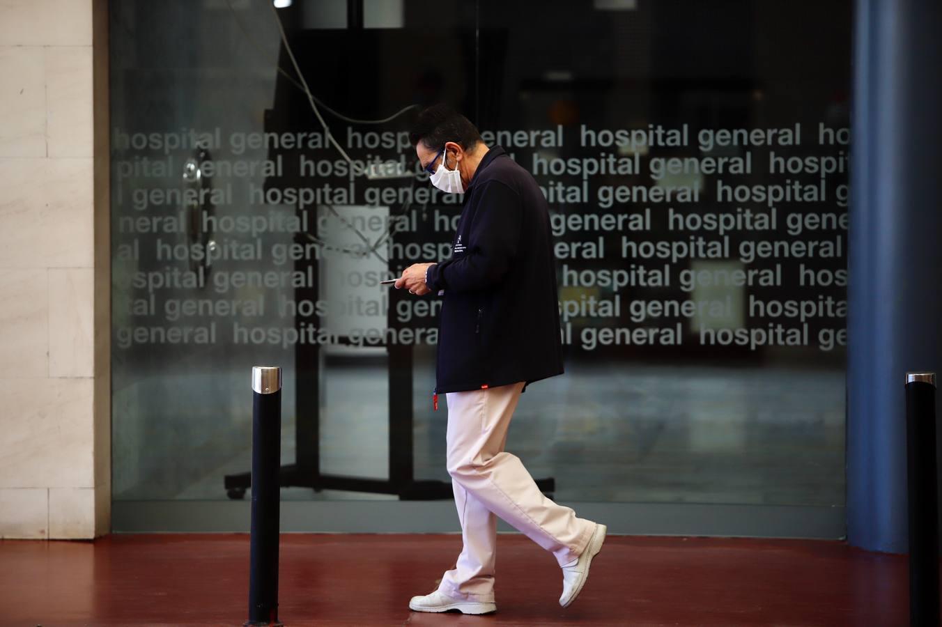 La tensa calma del Hospital Reina Sofía de Córdoba