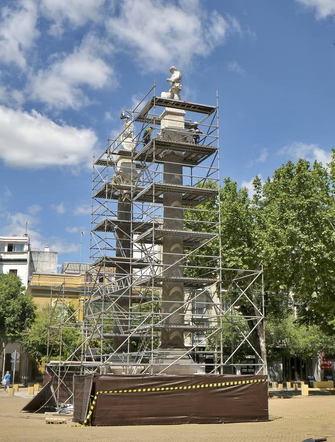 Comienza la restauración de las columnas de Hércules de la Alameda