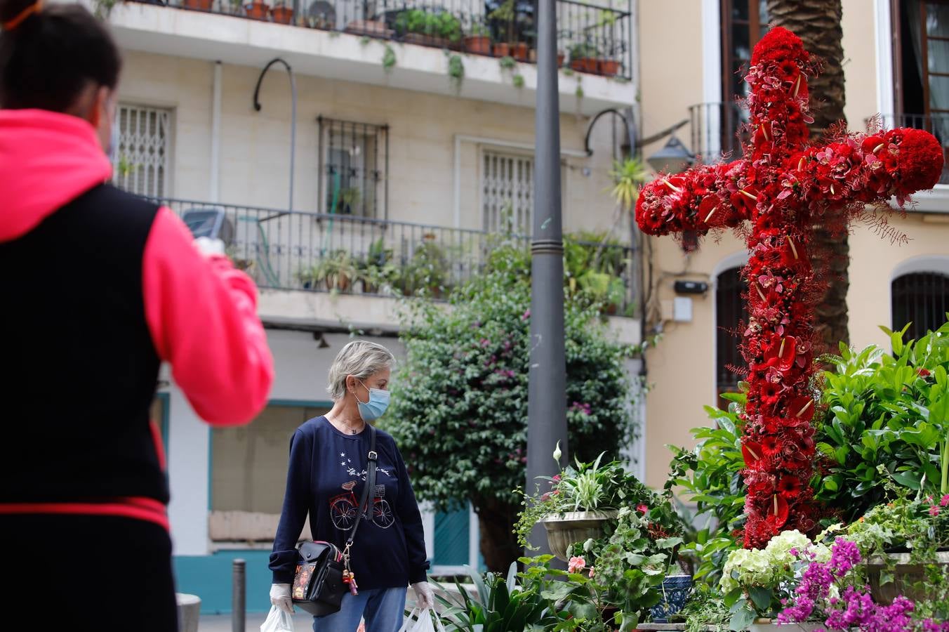 En imágenes, cómo celebra Córdoba las Cruces pese al coronavirus