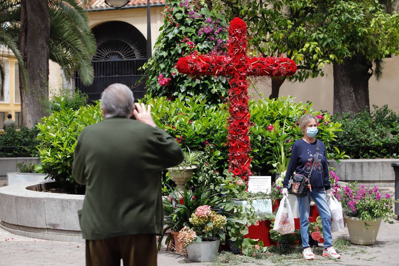 En imágenes, cómo celebra Córdoba las Cruces pese al coronavirus