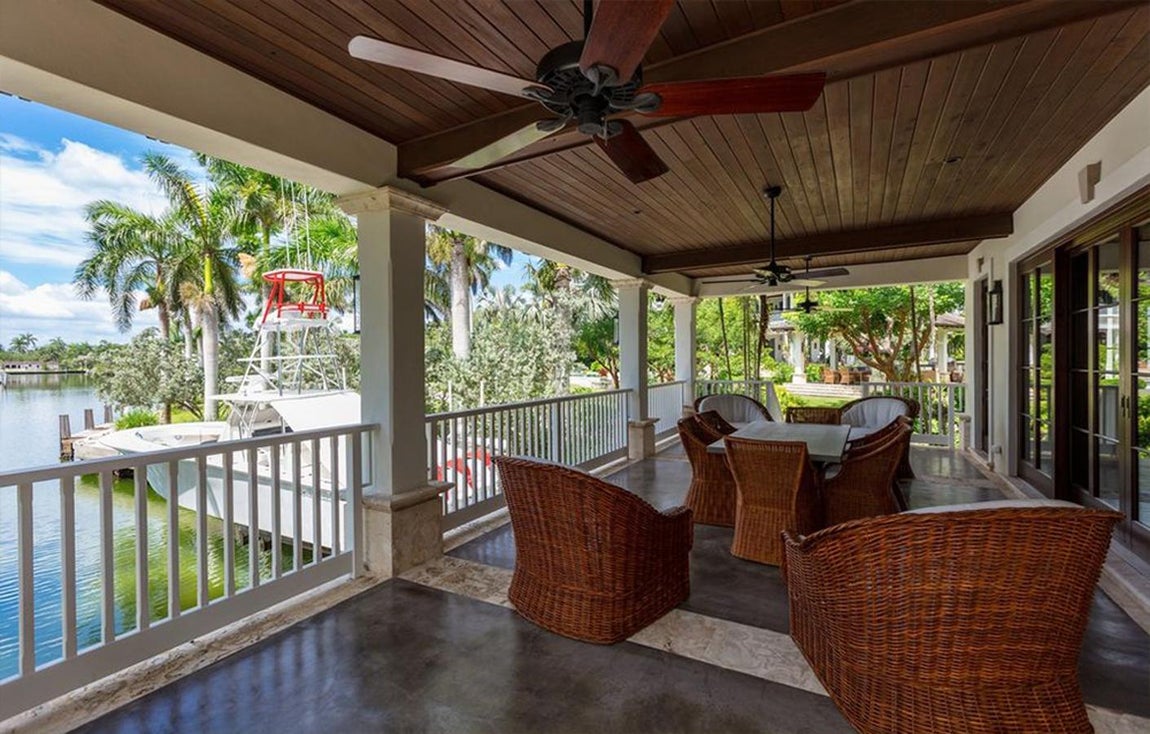 Así es la propiedad de Pharrell Williams en Coral Gables, Miami. Esta compra se produce justo un mes después de que el artista pusiese a la venta su casa de Beverly Hills, una espectacular mansión con paredes de vidrio construida en 1992, propiedad que ha puesto en el mercado por 16,95 millones de dólares.