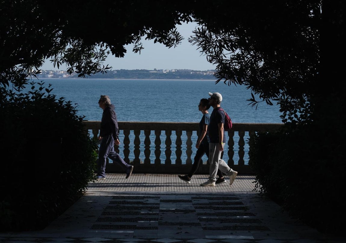FOTOS: Cádiz disfruta en la calle del segundo día de libertad controlada