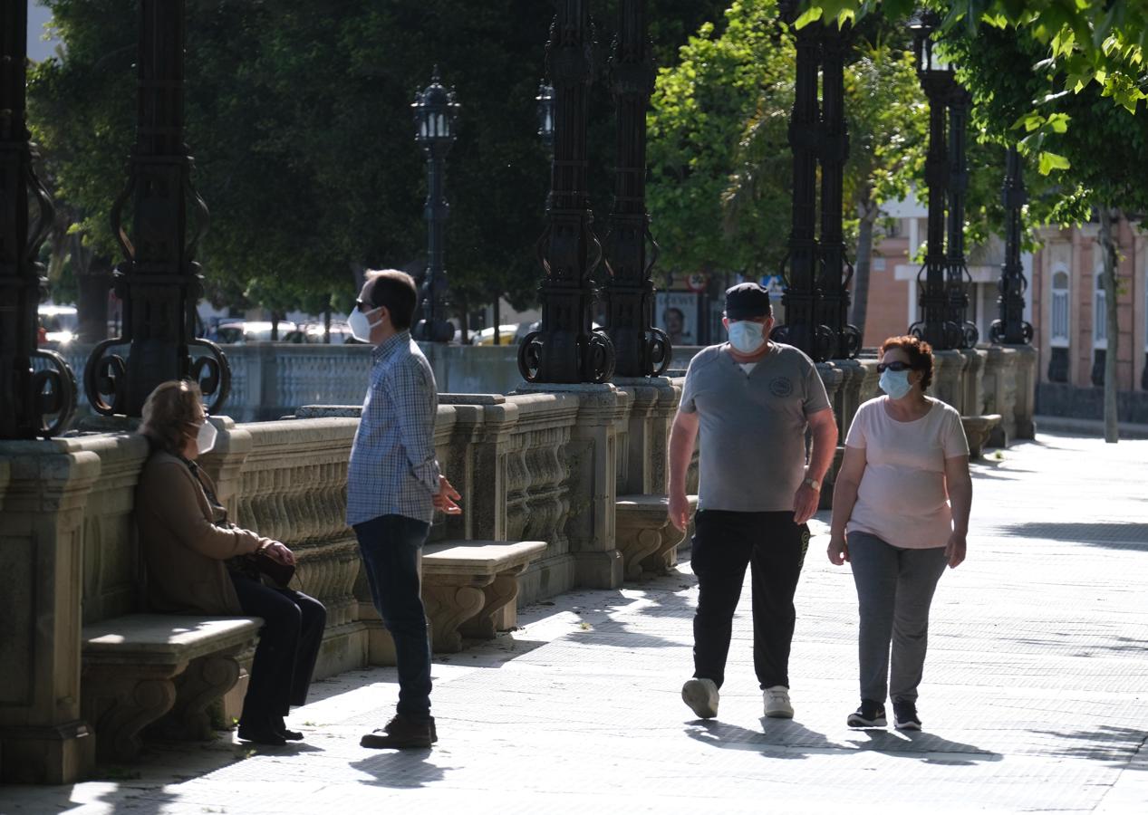 FOTOS: Cádiz disfruta en la calle del segundo día de libertad controlada