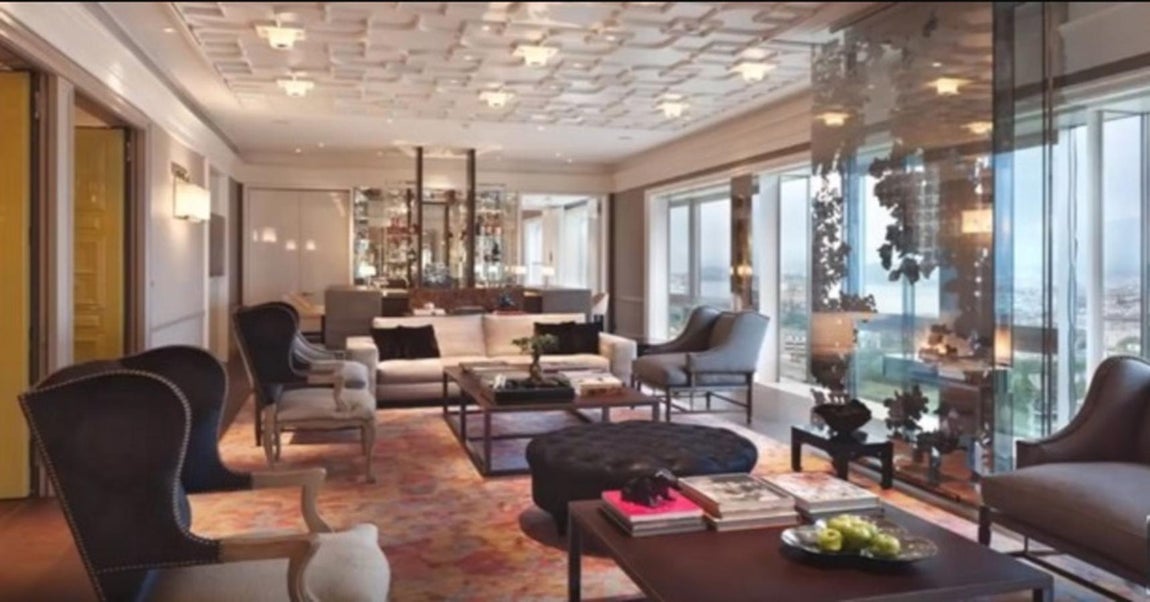 Valorada en 8 millones de euros. Las obras se prolongaron varios meses y ascendieron a un precio de 8 millones de euros, una cantidad bastante razonable teniendo en cuenta la localización y dimensiones. Como anécdota, habría que comentar que cuando se estaban realizando las obras tuvieron que pararlas momentáneamente y planificarlas de nuevo porque se enteraron de que esperaban gemelas.