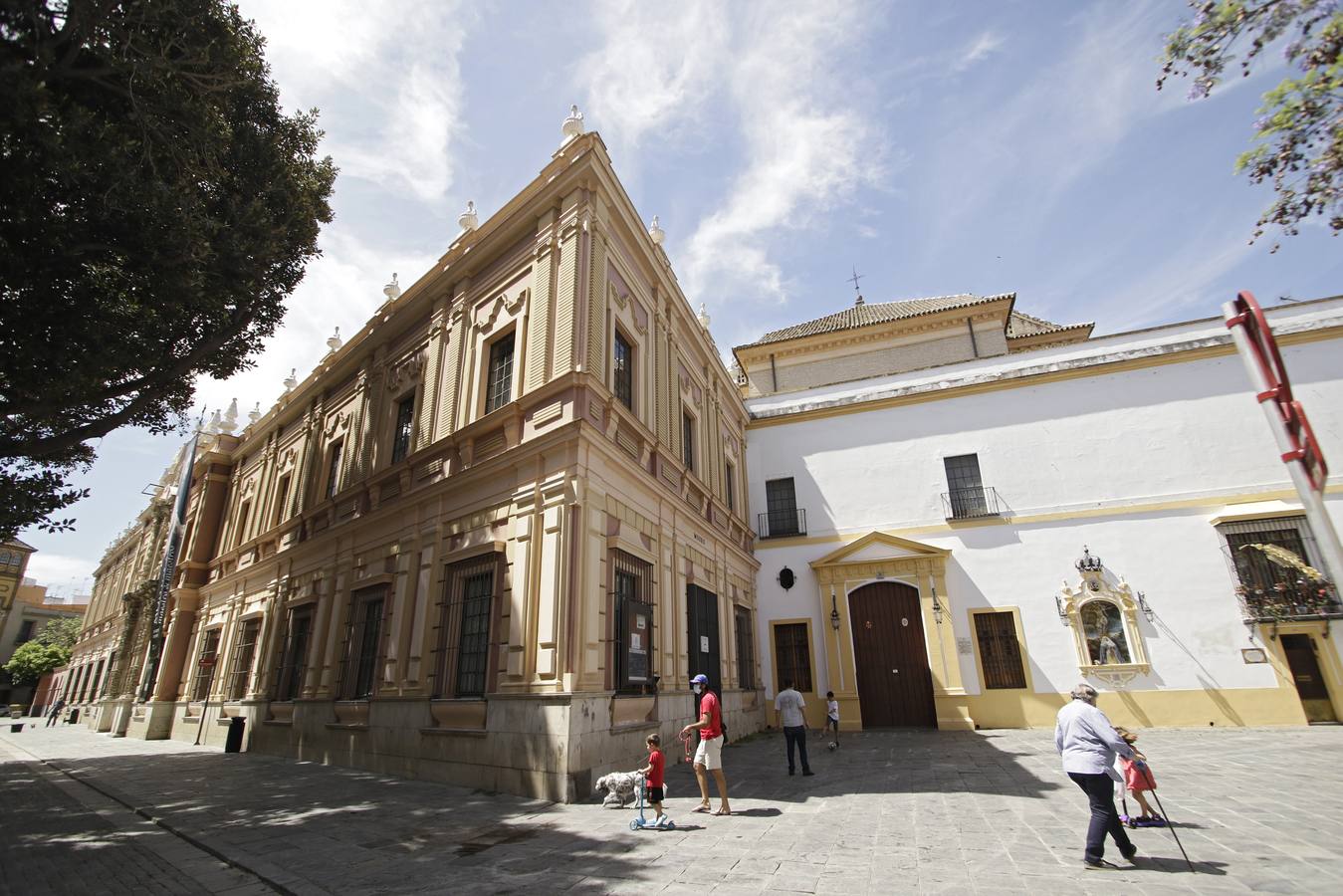 San Lorenzo y San Vicente recuperan poco a poco el pulso de la calle